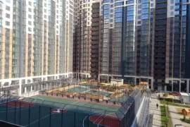 Двухкомнатная с большой кухней.